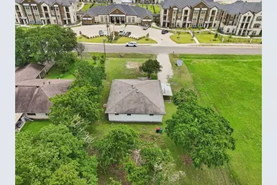 906 South Road, Baytown, TX 77521 - Photo 31