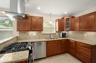 7615 Litchfield Ln, Spring, TX 77379 - Photo 11