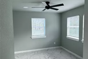 121 S 10th St, Conroe, TX 77301 - Photo 27