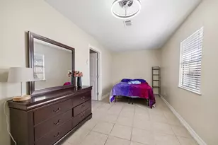 10702 Duncum St, Houston, TX 77013 - Photo 7