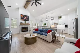 1040 S 13th St, Aransas Pass, TX 78336 - Photo 3