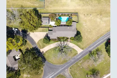 905 Sunny Lane, Wharton, TX 77488 - Photo 5