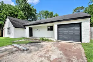 10906 Panay Dr, Houston, TX 77048 - Photo 3