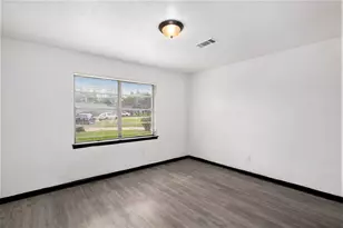 10906 Panay Dr, Houston, TX 77048 - Photo 13