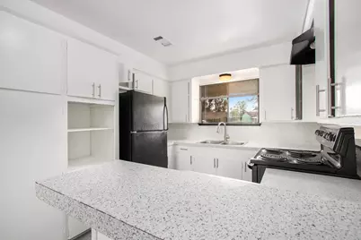 10906 Panay Drive, Houston, TX 77048 - Photo 7