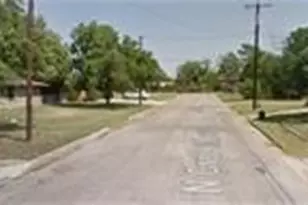 1100 N Crockett, Cameron, TX 76520 - Photo 3