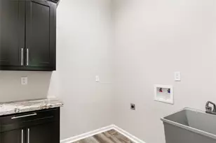 1031 County Rd 3404, Cleveland, TX 77327 - Photo 5