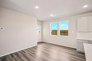 31111 Cass River Ln, Waller, TX 77484 - Photo 5