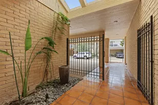 201 Vanderpool Ln, Houston, TX 77024 - Photo 29