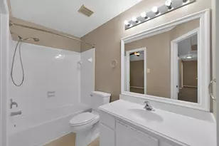 31 S Downy Willow Cir, The Woodlands, TX 77382 - Photo 19