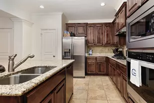 1046 W 26th St, Houston, TX 77008 - Photo 5