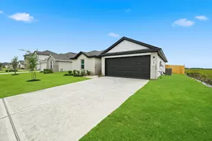 102 Rustic Crk Ct, Dayton, TX 77535 - Photo 3