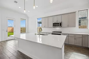 13718 Ballast Grn Dr, Texas City, TX 77568 - Photo 5