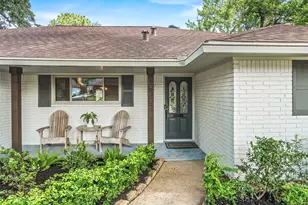 10502 Shadow Wood Dr, Houston, TX 77043 - Photo 3