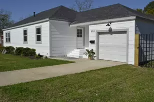 828 Holly St, La Marque, TX 77568 - Photo 1