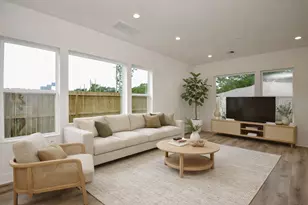 7703 Inwood Grv Ln, Houston, TX 77088 - Photo 1