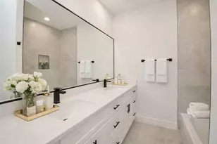 7703 Inwood Grv Ln, Houston, TX 77088 - Photo 35