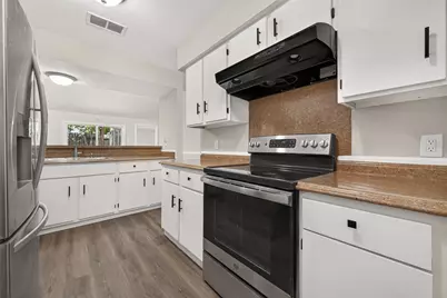 11202 Bandlon Drive, Houston, TX 77072 - Photo 9