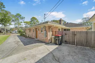 8415 Braesdale Ln, Houston, TX 77071 - Photo 29