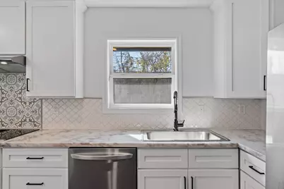 10151 Brinwood Drive, Houston, TX 77043 - Photo 11