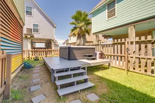 207 Sandpebble Pl, Surfside Beach, TX 77541 - Photo 11