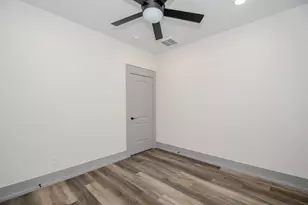 712 Hughes St, Houston, TX 77023 - Photo 33