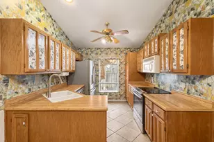8538 Marathon Dr, Universal City, TX 78148 - Photo 7