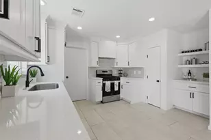 5221 Libbey Ln, Houston, TX 77092 - Photo 9