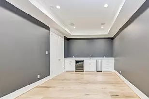 718 Magdalene Dr, Houston, TX 77024 - Photo 21