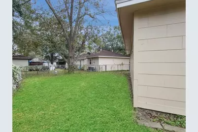 1000 S Shepherd Drive, Baytown, TX 77520 - Photo 13