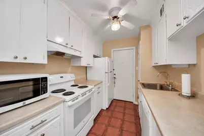 2824 Briarhurst Dr Drive #12, Houston, TX 77057 - Photo 17