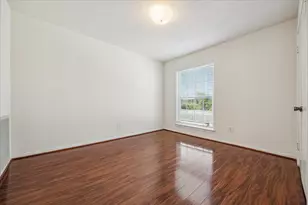 10147 Beekman Pl Dr, Houston, TX 77043 - Photo 17
