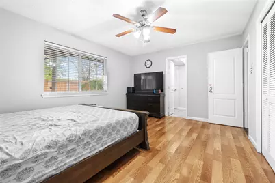 10530 Towne Square Road, Sugar Land, TX 77498 - Photo 19