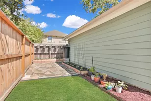 845 W 21st St, Houston, TX 77008 - Photo 27