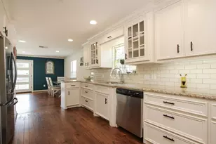 845 W 21st St, Houston, TX 77008 - Photo 13