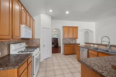 6410 Pinewood Court, Katy, TX 77493 - Photo 11