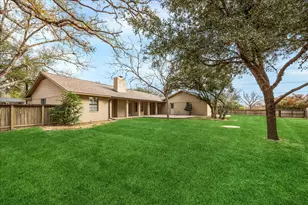 209 E Hacienda, Bellville, TX 77418 - Photo 5