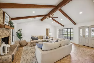 209 E Hacienda, Bellville, TX 77418 - Photo 9