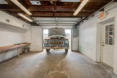 327 S Main Street, Clute, TX 77531 - Photo 17