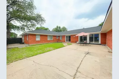 8423 Glen Valley Drive, Houston, TX 77061 - Photo 47