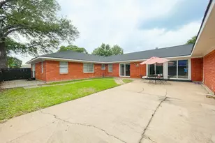 8423 Glen Valley Dr, Houston, TX 77061 - Photo 47