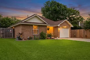 1916 41st Ave N, Texas City, TX 77590 - Photo 3