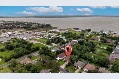 1916 41st Avenue N, Texas City, TX 77590 - Photo 1