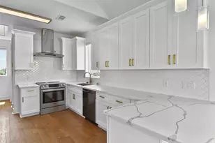 4006 Fort Bend Dr, Galveston, TX 77554 - Photo 9