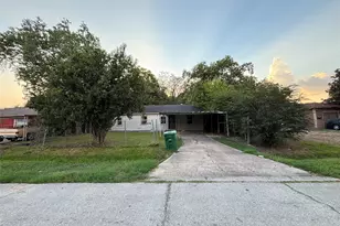 10010 Cathedral Dr, Houston, TX 77051 - Photo 3