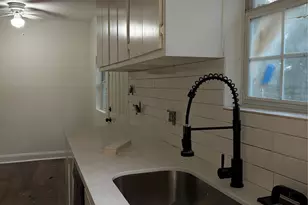 10010 Cathedral Dr, Houston, TX 77051 - Photo 5