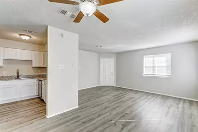 702 Lyle West Avenue #C, Cleveland, TX 77327 - Photo 7