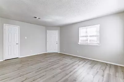 702 Lyle West Avenue #C, Cleveland, TX 77327 - Photo 5