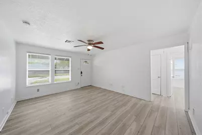 5330 Pershing Street, Houston, TX 77033 - Photo 9