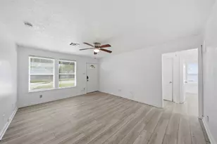 5330 Pershing St, Houston, TX 77033 - Photo 9